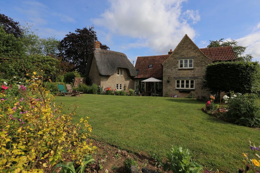Thatch Cottage Lacock Exterior photo