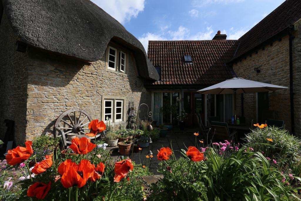 Thatch Cottage Lacock Exterior photo