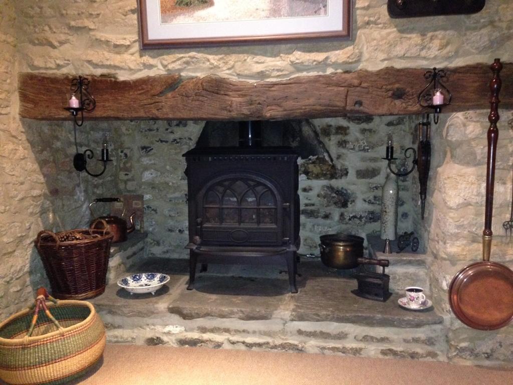 Thatch Cottage Lacock Room photo