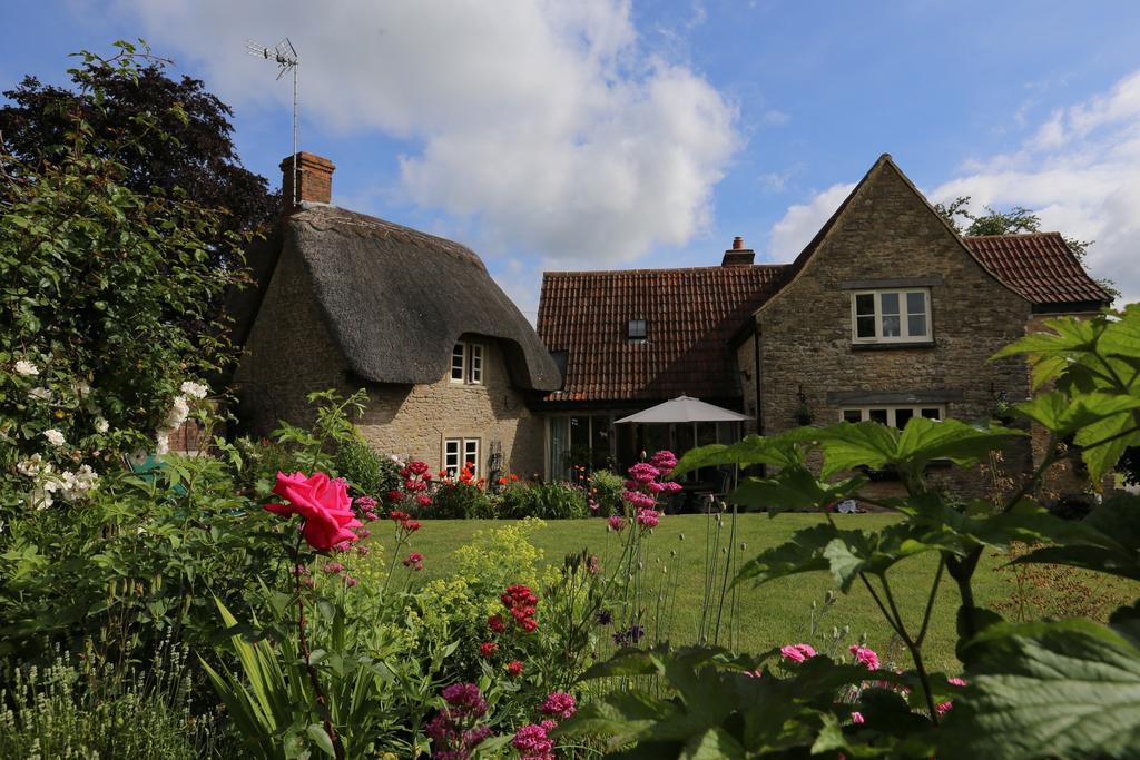 Thatch Cottage Lacock Exterior photo